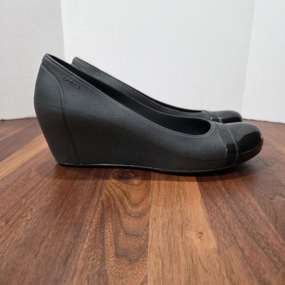 CROCS Black Patent Cap Toe Wedge Platforms High Heels Shoes Womens Sz 10 - Picture 2 of 13
